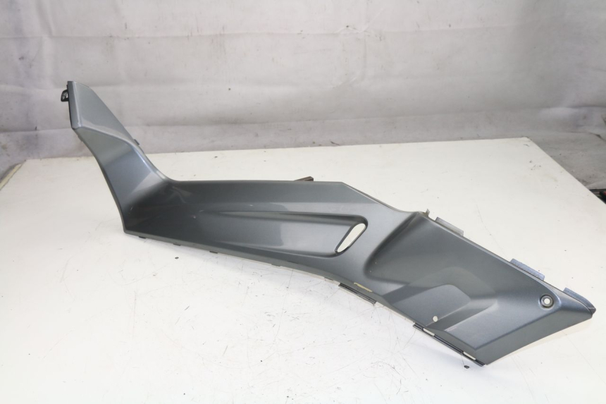 photo de TAPA REPOSAPIES CONEXION IZQUIERDA YAMAHA X-MAX XMAX 250 (2006 - 2009)