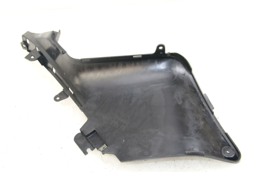 photo de TAPA REPOSAPIES CONEXION IZQUIERDA YAMAHA XP T-MAX TMAX 500 (2004 - 2007)