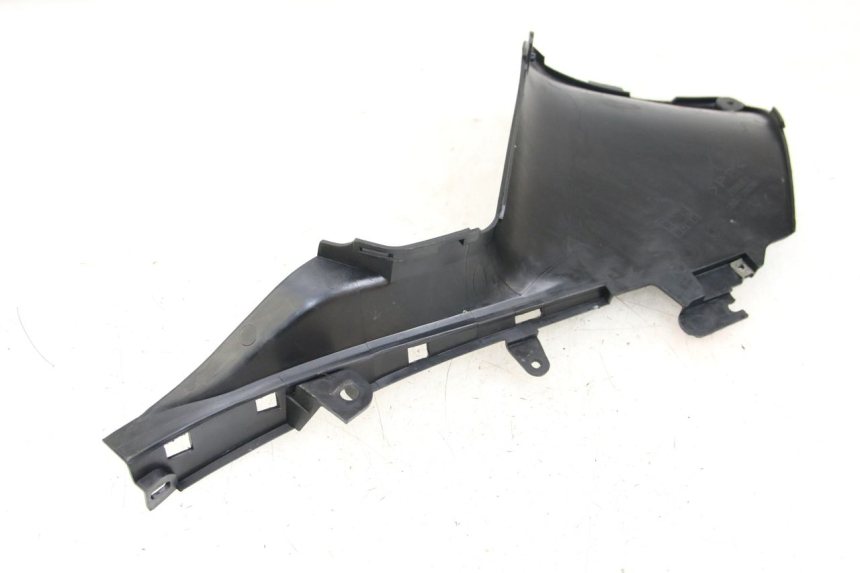 photo de TAPA REPOSAPIES CONEXION IZQUIERDA YAMAHA XP T-MAX TMAX 500 (2004 - 2007)