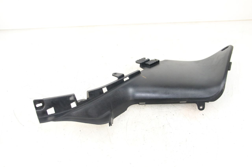 photo de TAPA REPOSAPIES CONEXION IZQUIERDA YAMAHA XP T-MAX TMAX 500 (2004 - 2007)