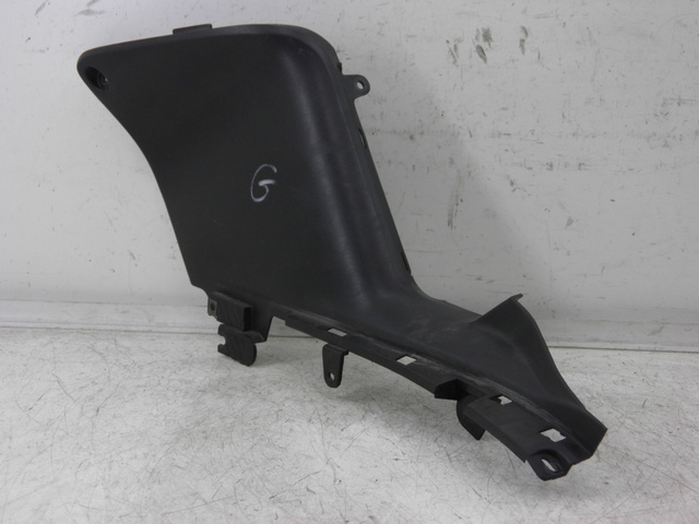 photo de TAPA REPOSAPIES CONEXION IZQUIERDA YAMAHA XP T-MAX TMAX 500 (2004 - 2007)