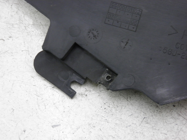 photo de TAPA REPOSAPIES CONEXION IZQUIERDA YAMAHA XP T-MAX TMAX 500 (2004 - 2007)