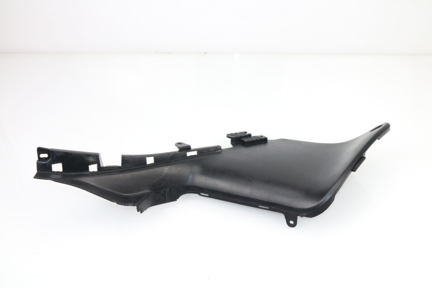 photo de TAPA REPOSAPIES CONEXION IZQUIERDA YAMAHA XP T-MAX TMAX 500 (2004 - 2007)