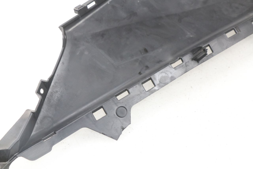 photo de TAPA REPOSAPIES CONEXION IZQUIERDA YAMAHA YP T-MAX TMAX 530 (2017 - 2020)