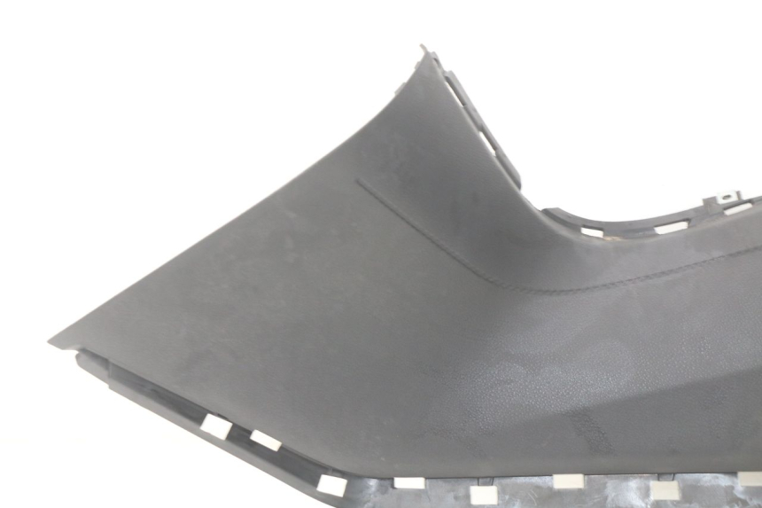 photo de TAPA REPOSAPIES CONEXION IZQUIERDA YAMAHA YP T-MAX TMAX 530 (2017 - 2020)