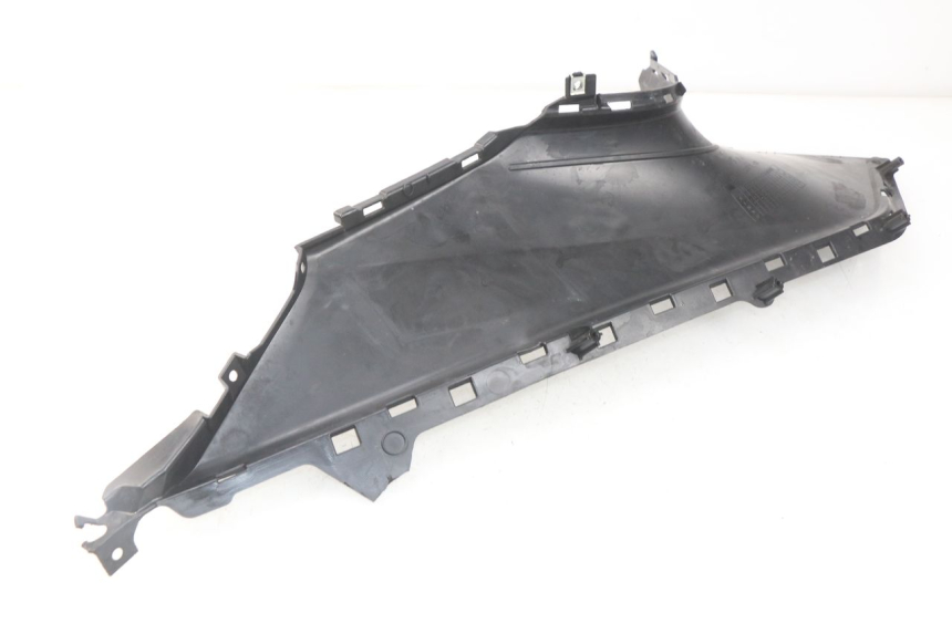 photo de TAPA REPOSAPIES CONEXION IZQUIERDA YAMAHA YP T-MAX TMAX 530 (2017 - 2020)