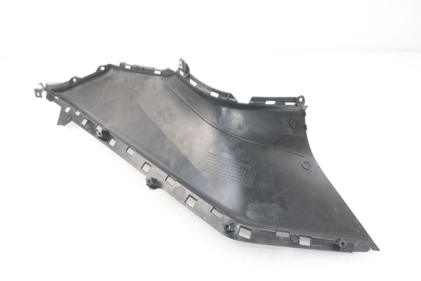 photo de TAPA REPOSAPIES CONEXION IZQUIERDA YAMAHA YP T-MAX TMAX 530 (2017 - 2020)