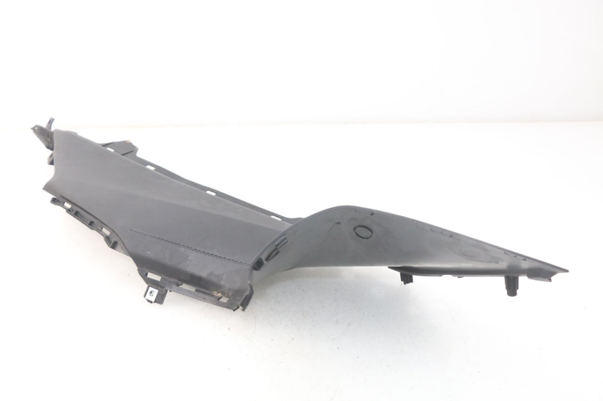 photo de TAPA REPOSAPIES CONEXION IZQUIERDA YAMAHA YP T-MAX TMAX 530 (2017 - 2020)