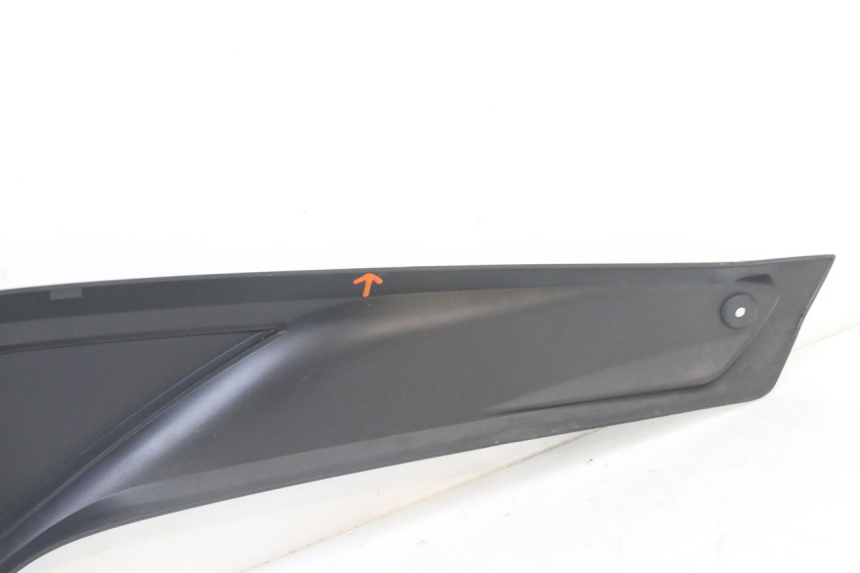 photo de TAPA REPOSAPIES CONEXION IZQUIERDA YAMAHA YP X-MAX XMAX 400 (2014 - 2017)