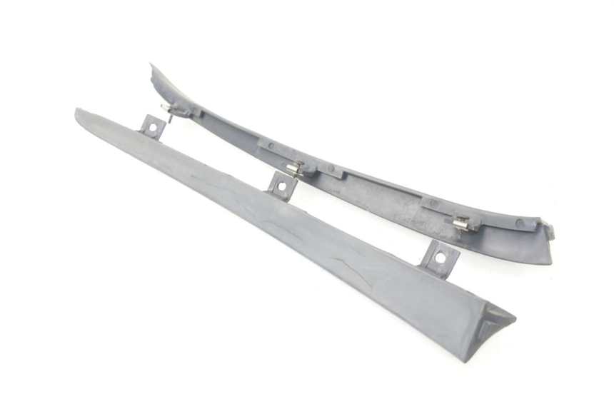 photo de TAPA REPOSAPIES CONEXION PIAGGIO HEXAGON LX4 125 (1998 - 2001)