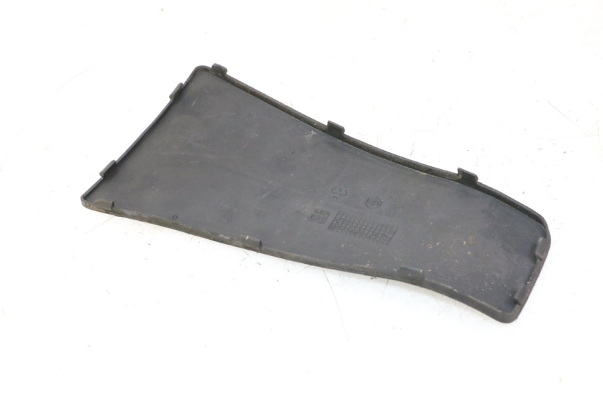 photo de TAPA REPOSAPIES CONEXION PIAGGIO LXV 4T 50 (2009 - 2013)
