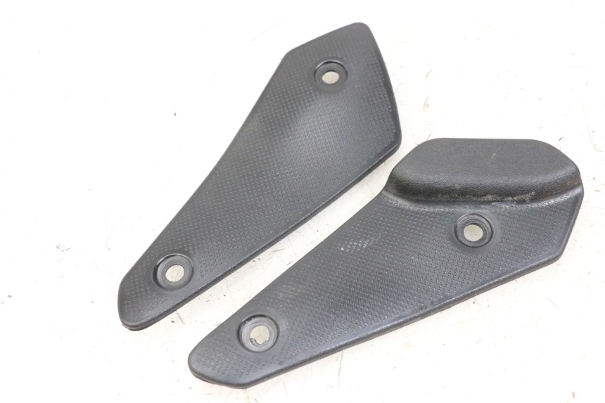 photo de TAPA REPOSAPIES CONEXION MOTO GUZZI NORGE 8V GT 1200 (2011 - 2016)