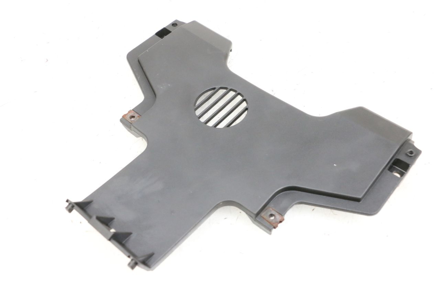 photo de TAPA REPOSAPIES CONEXION PIAGGIO MP3 HPE 350 (2018 - 2020) - Vista general del producto