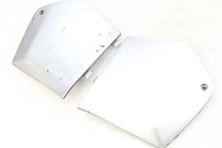 photo de CONEXIÓN DEL ESCALÓN PIAGGIO MP3 LT 400 (2007 - 2012)