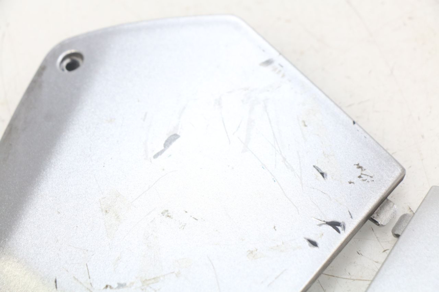 photo de CONEXIÓN DEL ESCALÓN PIAGGIO MP3 LT 400 (2007 - 2012)