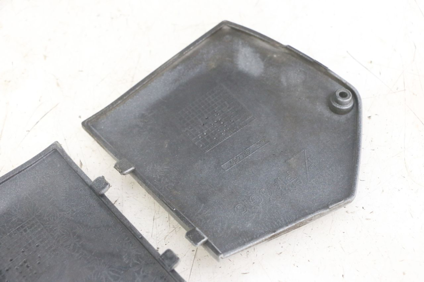 photo de TAPA REPOSAPIES CONEXION PIAGGIO MP3 LT 300 (2010 - 2016)