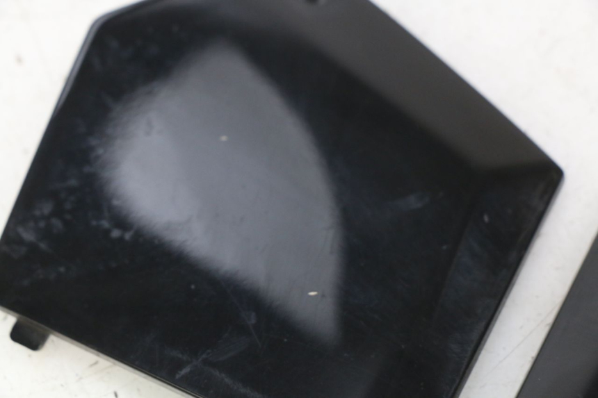 photo de CONEXIÓN DEL ESTRIBO PIAGGIO MP3 500 (2011 - 2015)