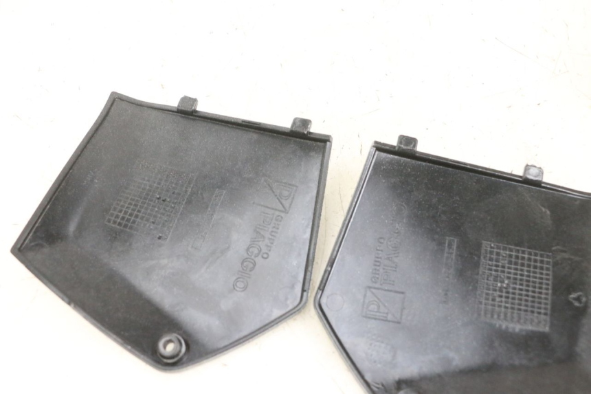 photo de CONEXIÓN DEL ESCALÓN PIAGGIO MP3 RL 250 (2007 - 2010) - Detalle de la pieza