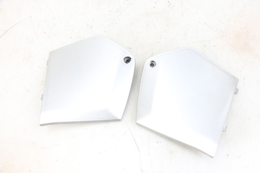 photo de CONEXIÓN DEL ESCALÓN PIAGGIO MP3 RL 250 (2007 - 2010) - Detalles de los puntos de fijación