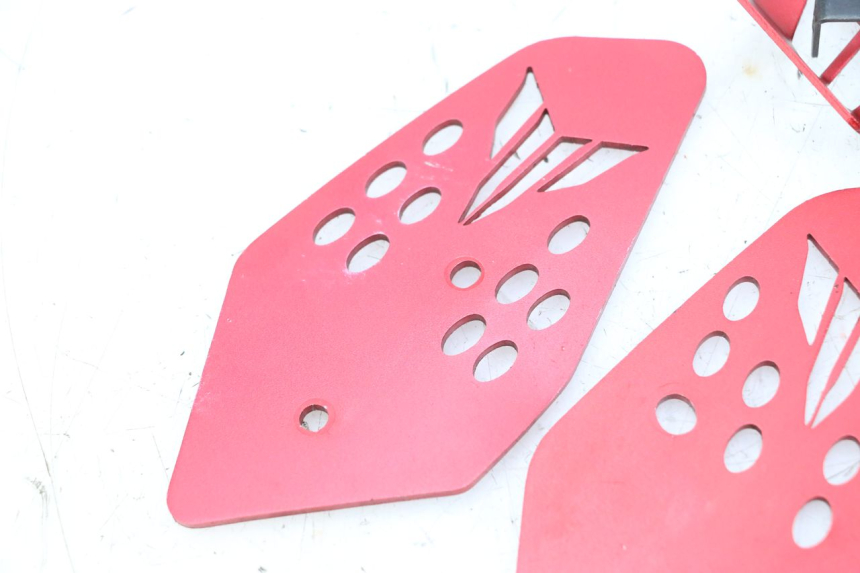 photo de TAPA REPOSAPIES CONEXION YAMAHA MT-07 MT07 ABS 700 (2018 - 2020) - Zoom estado de uso