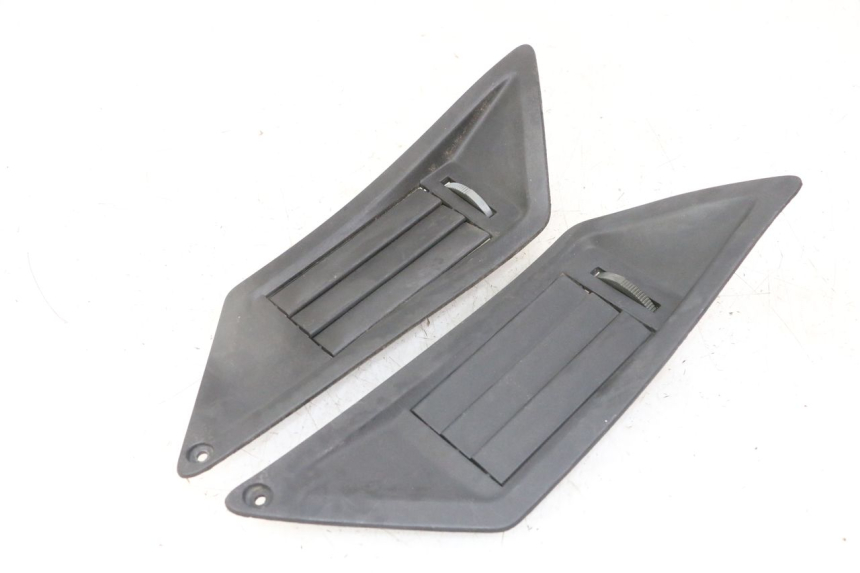 photo de TAPA REPOSAPIES CONEXION GILERA NEXUS 125 (2009 - 2013)