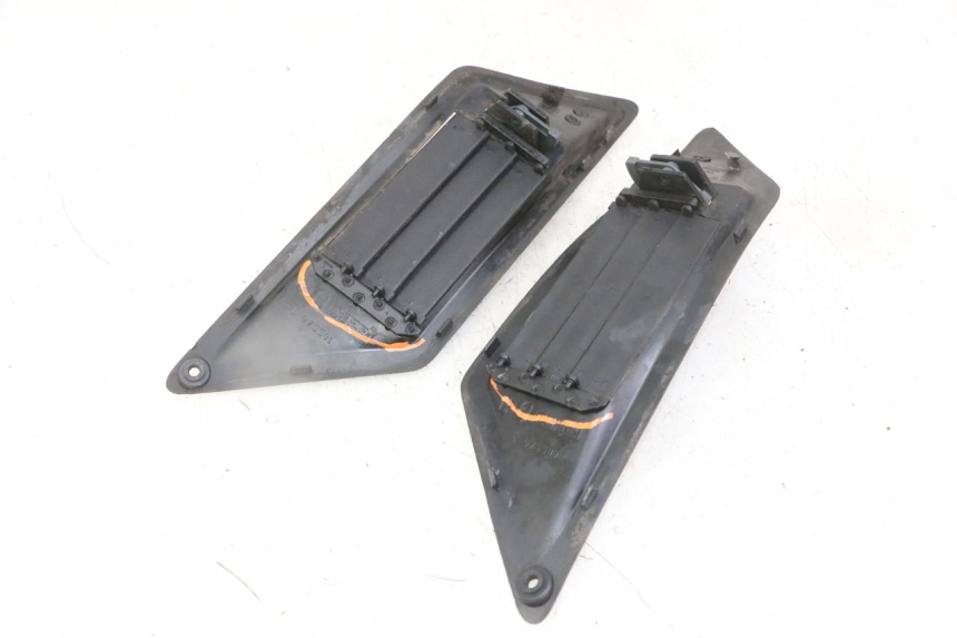 photo de TAPA REPOSAPIES CONEXION GILERA NEXUS 125 (2009 - 2013)