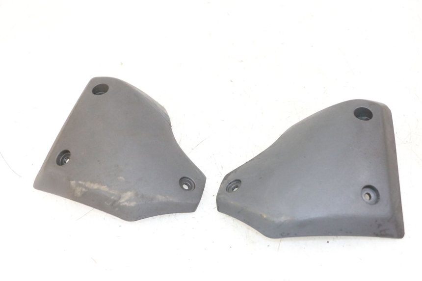 photo de TAPA REPOSAPIES CONEXION PEUGEOT STREETZONE I 2T 50 (2018 - 2020)