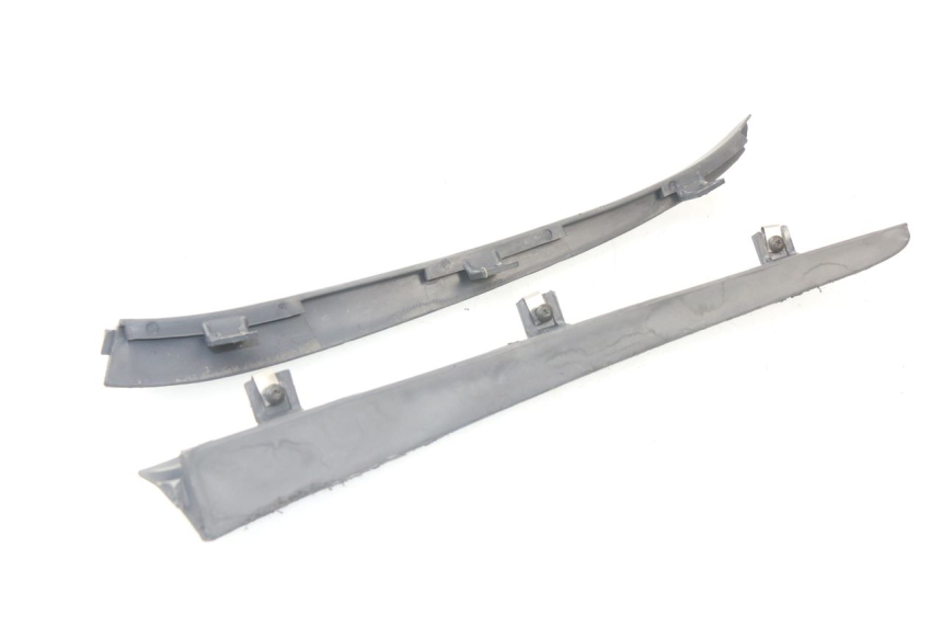 photo de TAPA REPOSAPIES CONEXION PIAGGIO HEXAGON LX4 125 (1998 - 2001)