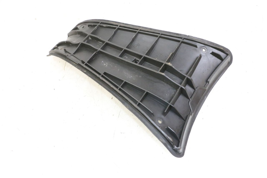 photo de TAPA REPOSAPIES CONEXION PIAGGIO VESPA GRANTURISMO 200 (2004 - 2005)