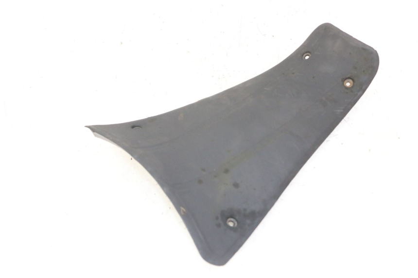 photo de TAPA REPOSAPIES CONEXION PIAGGIO VESPA GRANTURISMO 200 (2004 - 2005)
