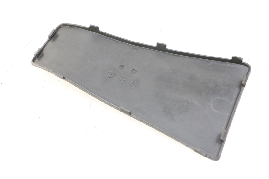 photo de TAPA REPOSAPIES CONEXION PIAGGIO VESPA LX IE 125 (2010 - 2012)