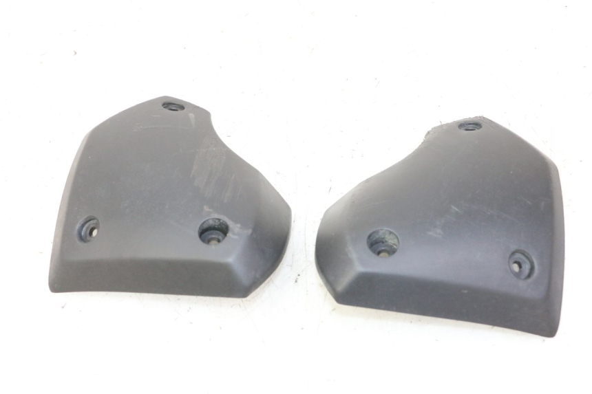photo de TAPA REPOSAPIES CONEXION PEUGEOT STREETZONE I 2T 50 (2018 - 2020)