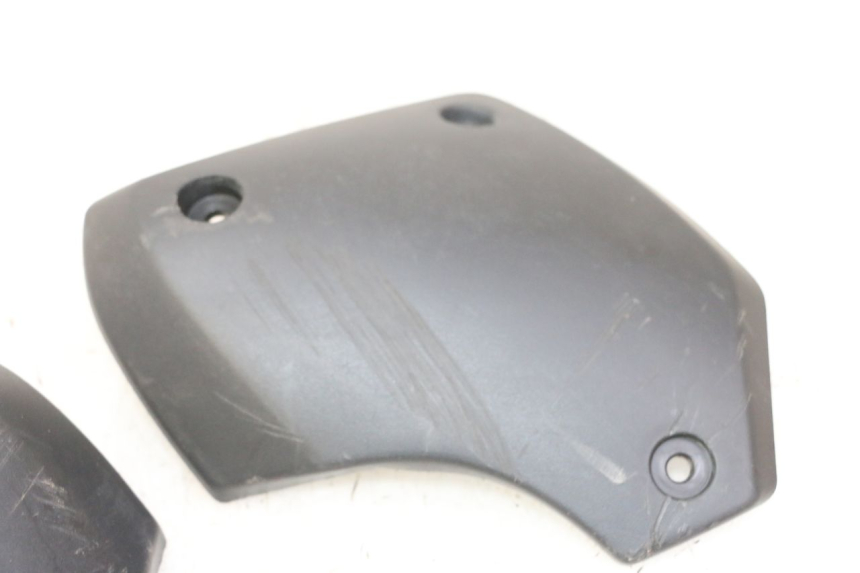 photo de TAPA REPOSAPIES CONEXION PEUGEOT STREETZONE I 2T 50 (2018 - 2020)