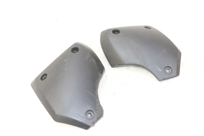 photo de TAPA REPOSAPIES CONEXION PEUGEOT STREETZONE I 2T 50 (2018 - 2020)