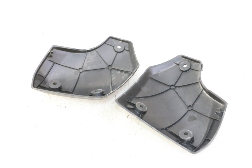 photo de TAPA REPOSAPIES CONEXION PEUGEOT STREETZONE I 2T 50 (2018 - 2020)