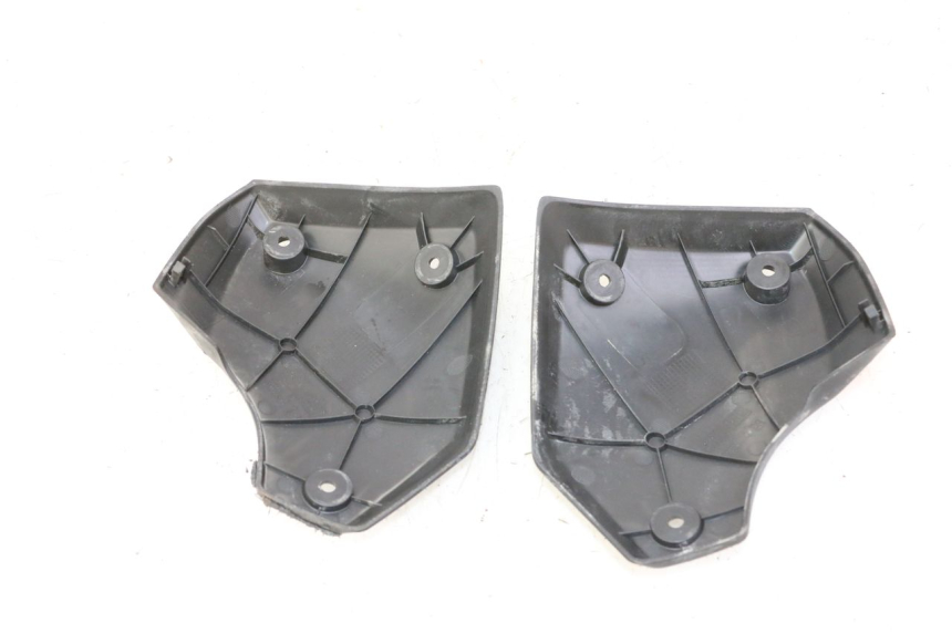 photo de TAPA REPOSAPIES CONEXION PEUGEOT STREETZONE I 2T 50 (2018 - 2020)