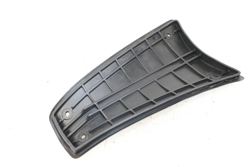 photo de TAPA REPOSAPIES CONEXION PIAGGIO VESPA PRIMAVERA 4T 50 (2021 - 2024)