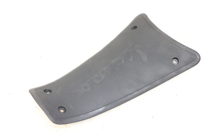 photo de TAPA REPOSAPIES CONEXION PIAGGIO VESPA PRIMAVERA 4T 50 (2021 - 2024)