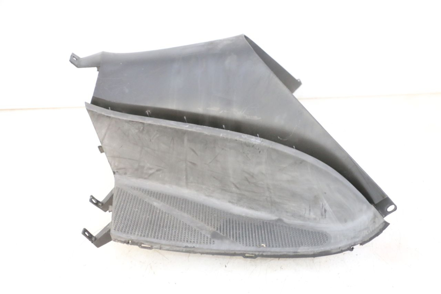 photo de TAPA REPOSAPIES CONEXION YAMAHA YP MAJESTY 125 (2007 - 2010)