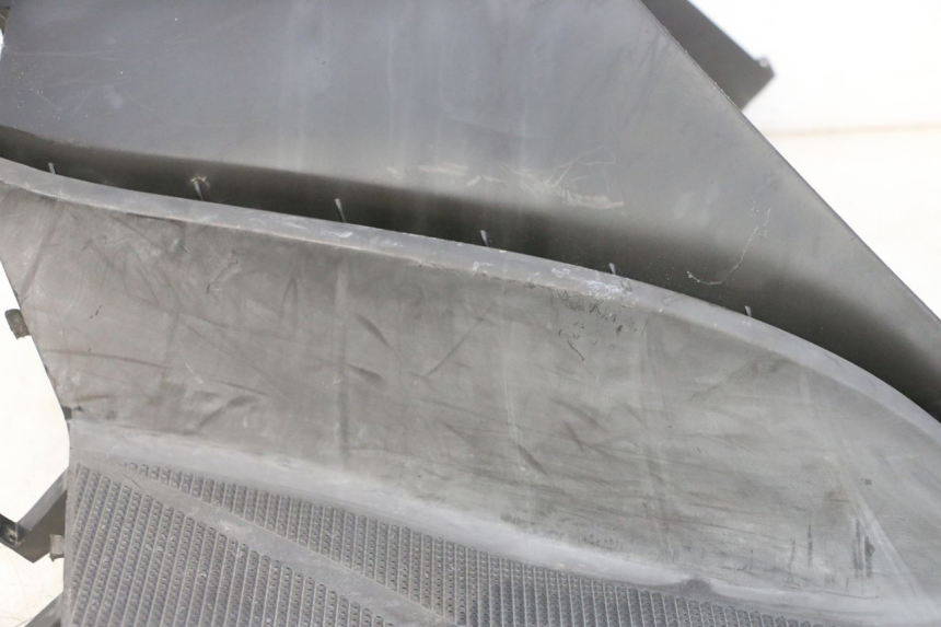 photo de TAPA REPOSAPIES CONEXION YAMAHA YP MAJESTY 125 (2007 - 2010)