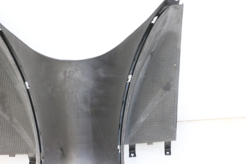 photo de TAPA REPOSAPIES CONEXION YAMAHA YP MAJESTY 125 (2007 - 2010)