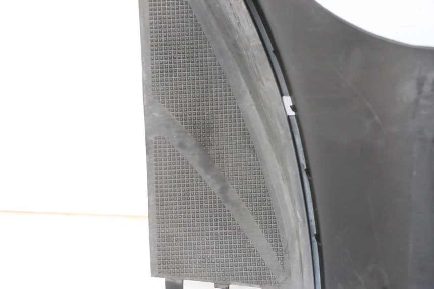 photo de TAPA REPOSAPIES CONEXION YAMAHA YP MAJESTY 125 (2007 - 2010)