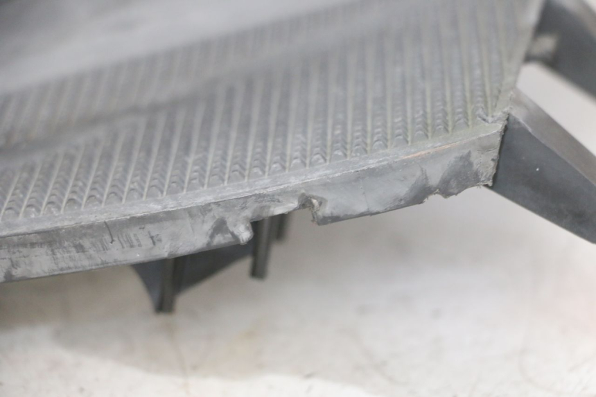 photo de TAPA REPOSAPIES CONEXION YAMAHA YP MAJESTY 125 (2007 - 2010)