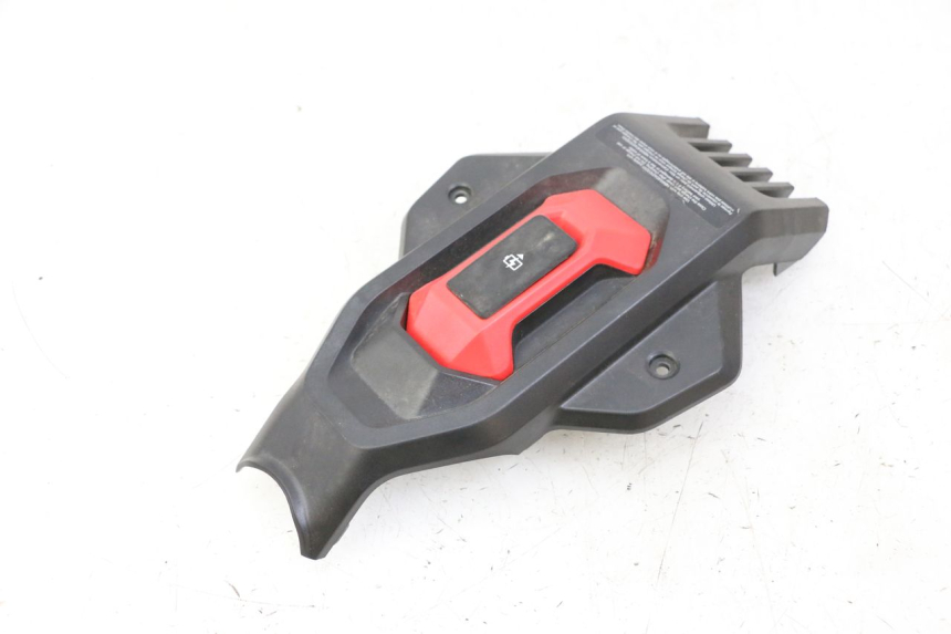 photo de TAPA REPOSAPIES CONEXION SEGWAY NINEBOT ZT3 PRO 1