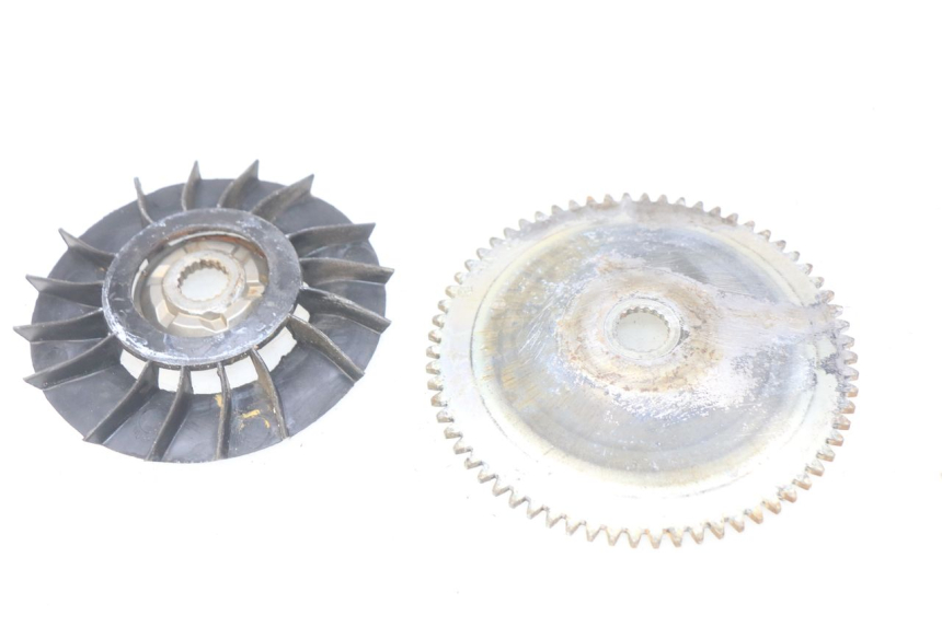 photo de VARIADOR PLATO MOVIL APRILIA SR 2T 50 (2018 - 2022) - Primer plano técnico