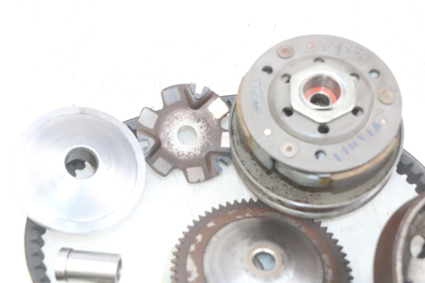 photo de KIT EMBRAGUE VARIADOR KYMCO AGILITY 4T 50 (2005 - 2018)