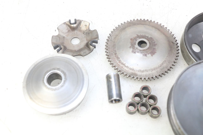 photo de KIT EMBRAGUE VARIADOR UNIVERSAL BIKE RETRO 50 (2019 - 2023)