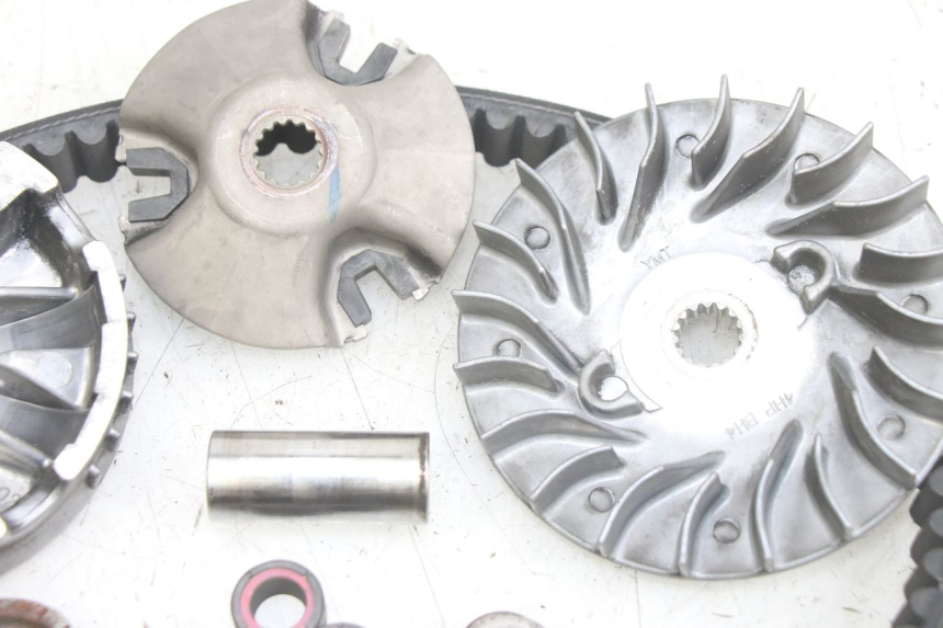 photo de KIT EMBRAGUE VARIADOR YAMAHA BW'S BWS 125 (2010 - 2013)