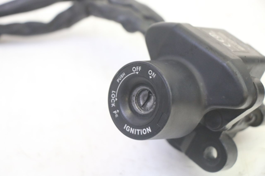 photo de KIT DE CERRADURA LLAVE CDI NEIMAN YAMAHA FJR ABS 1300 (2006 - 2012) - Primer plano técnico