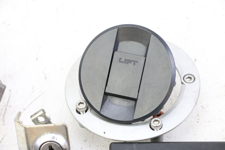 photo de KIT DE LLAVES CDI SUZUKI GSR 750 (2011 - 2017)